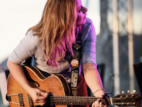 Festival v Českém Brodě byl prvním, na kterém jsem kdy vystoupila, a vždy se budu ráda vracet. Těším se i letos. Tuto sobotu na viděnou :). Anet