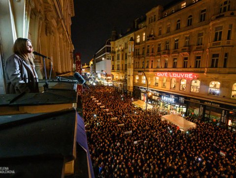 17/11 Modlitba pro Martu & Rozsvěcení budov