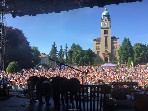 Věřím, že jste si užili festival Mezi ploty. Nám tam s vámi bylo dobře. Anet